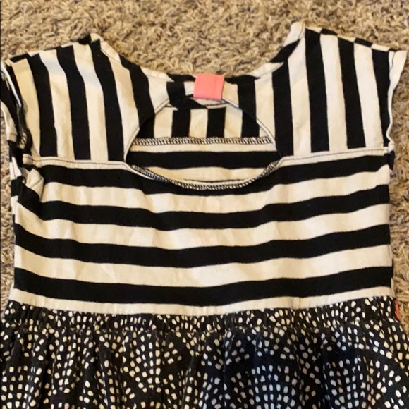 Girls dress - Picture 2 of 2